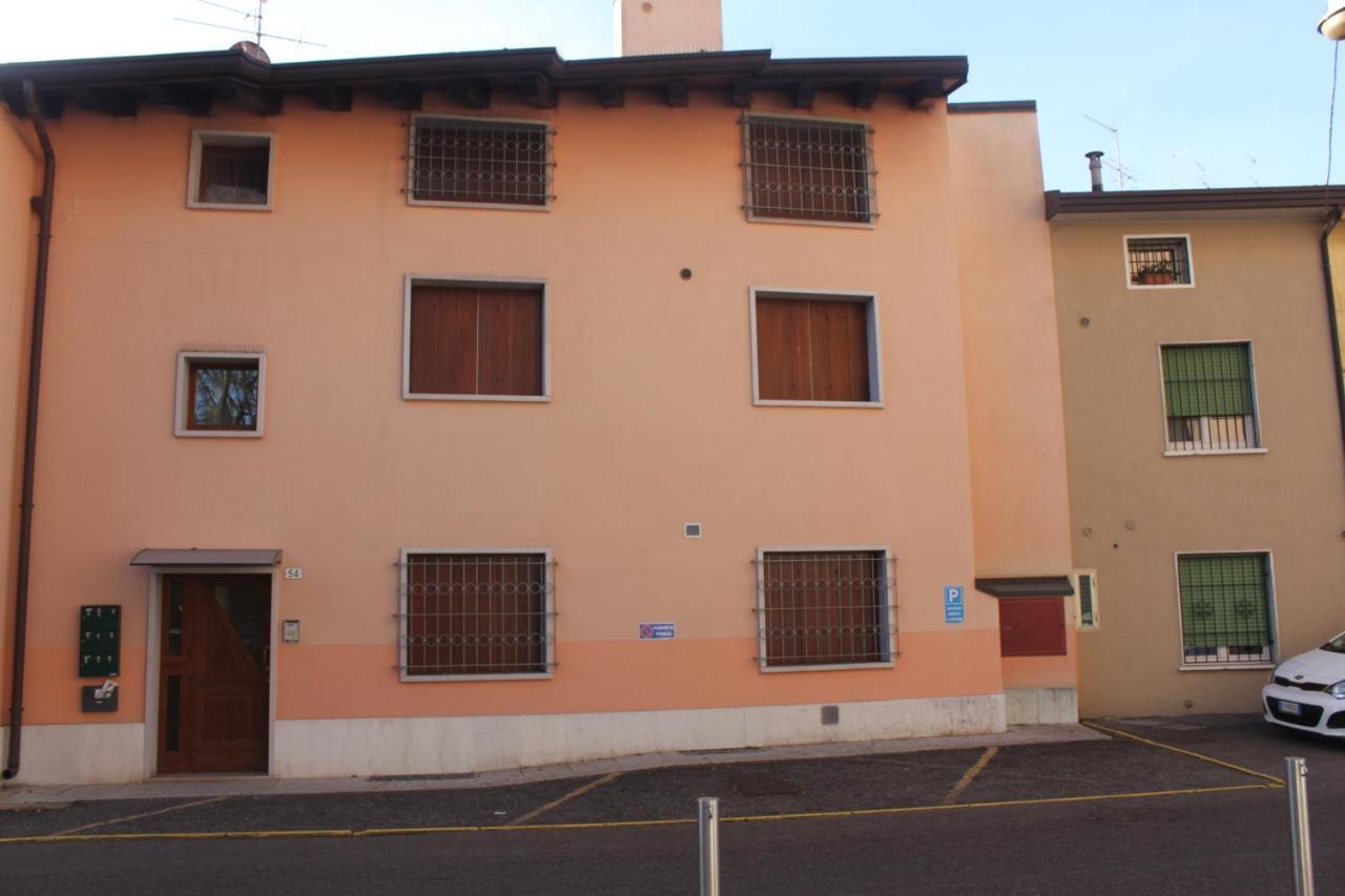 Richi Rent 01 Villa Verona Luaran gambar